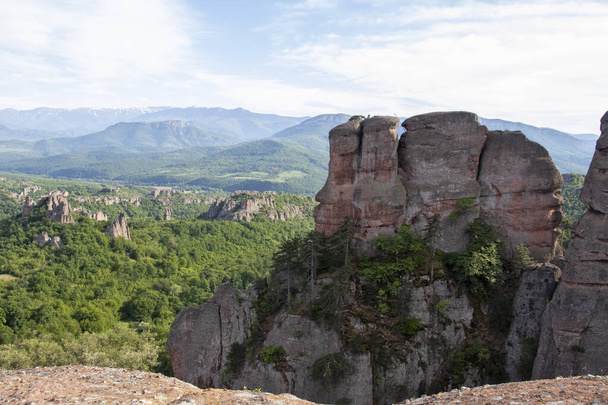 Vue imprenable sur les rochers Belogradchik, région de Vidin, Bulgarie - Photo, image