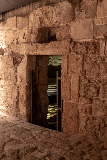 Kőműves munka a régi Acre város keresztes erődjének termében, Észak-Izraelben - Fotó, kép