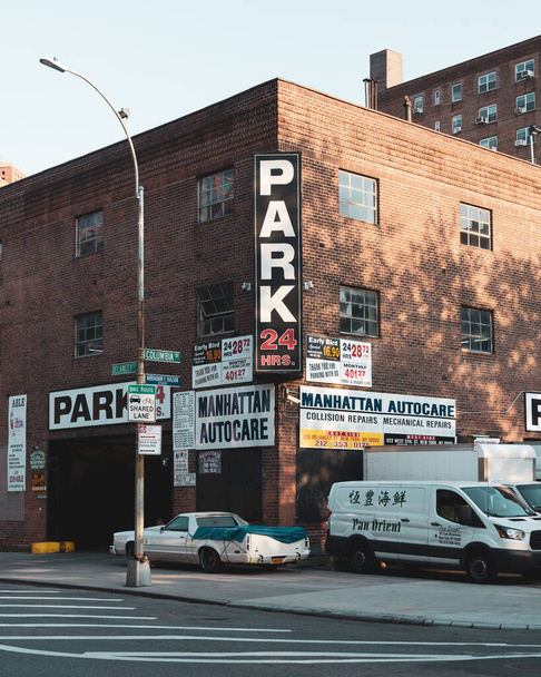 Parking signs in the Lower East Side, Manhattan, New York City - Fotografie, Obrázek