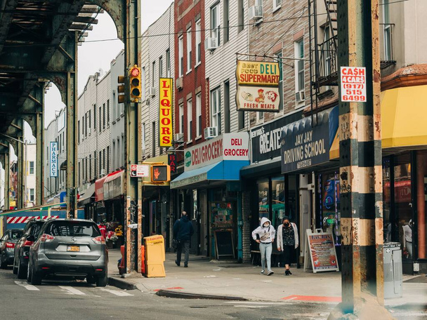 Signs on Myrtle Avenue in Bushwich, Brooklyn, New York City - Foto, Imagem