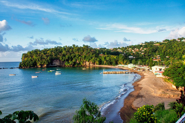 Anse la Raye, gyönyörű homokos strand Saint Lucia, Karib-szigetek, Kis-Antillák, Nyugat-India - Fotó, kép