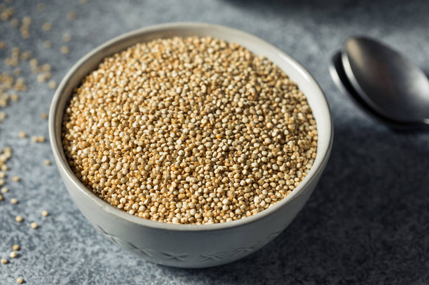 Raw Organic White Quinoa  Grain in a Bowl - Fotoğraf, Görsel