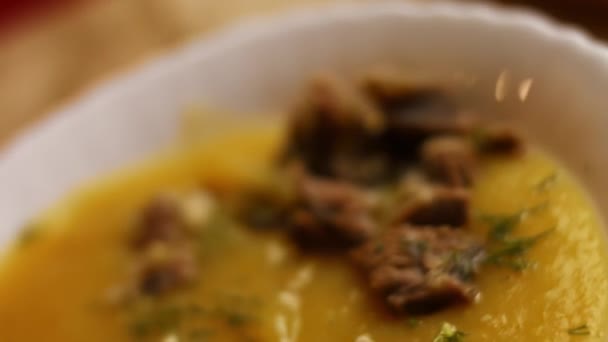 Вкусные легкие говяжьи сливки Суп ведьмы мясо говядины для новых мам. 4k видео рецепт - Кадры, видео