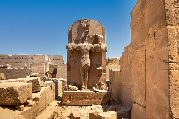 Ruínas antigas do Templo Karnak em Luxor (Tebas), Egito. O maior complexo de templos da antiguidade do mundo. Património Mundial da UNESCO. - Foto, Imagem