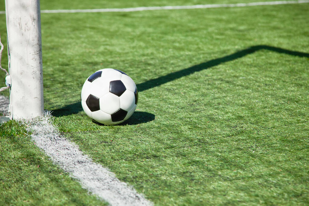Tradicional juego de fútbol con una pelota de cuero - Foto, Imagen