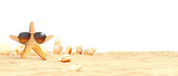 Praia de areia com bela estrela do mar perto do mar no dia ensolarado de verão. - Foto, Imagem