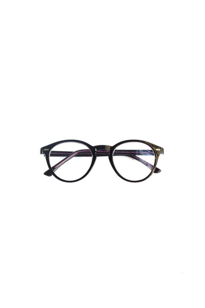 occhiali di isolamento su sfondo bianco. nero e viola combinazione occhiali rotondi cornici nella foto dal davanti su uno sfondo bianco - Foto, immagini
