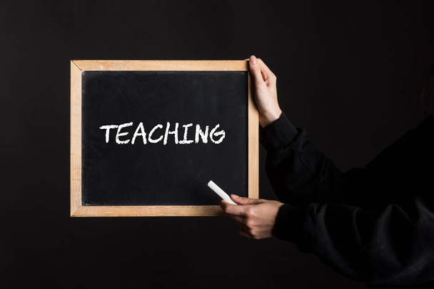bir öğretmen işareti, okulda öğretmenlik ve eğitim kurumu - Fotoğraf, Görsel