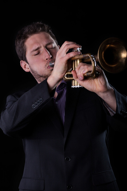 Man playing a trumpet - Zdjęcie, obraz