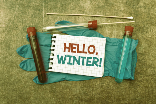 Szöveg felirat bemutatása Hello, Winter. Szó az üdvözlésre, amikor az év hideg évszaka elmúlik a Receptköteles Gyógyszer Laboratórium Tesztelés és Elemzés Fertőzések - Fotó, kép