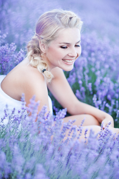 Romantic lady in lavender field - Foto, Imagem