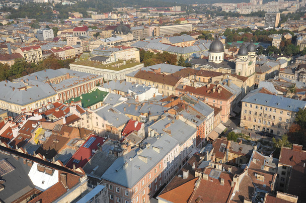 Lvov, UKRAJINA - 19. září 2012: Pohled na historické centrum města z věže radnice ve Lvově - Fotografie, Obrázek