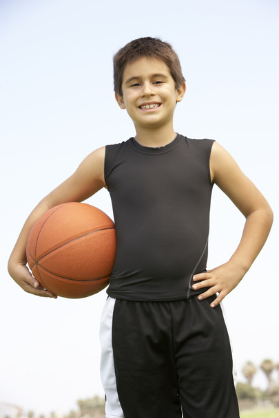 Young Boy Playing Basketball - Foto, Imagem