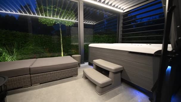 Newly Installed Luxury Residential Hot Tub - Filmati, video