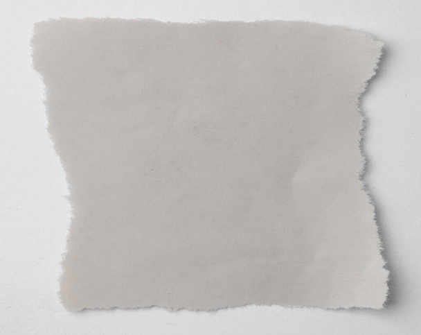 Un pedazo de papel roto  - Foto, imagen