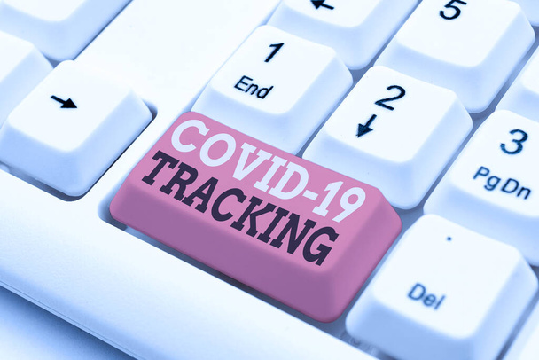 Zarejestruj wyświetlanie Covid 19 Tracking. Internet Concept Odróżniający proces możliwych zarażonych osób Wpisując Program Funkcjonalne Opisy, Tworzenie nowego adresu e-mail - Zdjęcie, obraz