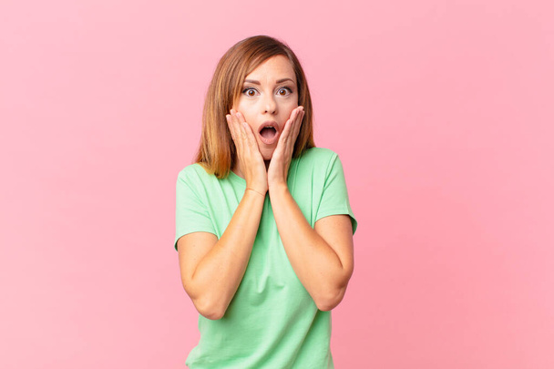 pretty adult woman feeling shocked and scared - 写真・画像