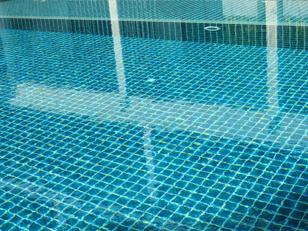 basen z błękitną wodą - Zdjęcie, obraz