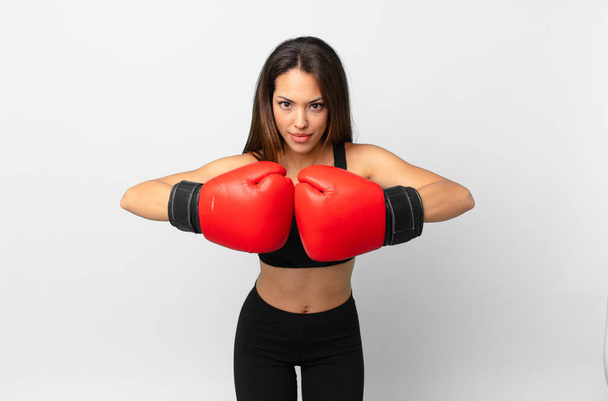 young hispanic woman fitness concept and boxing - Foto, Imagem