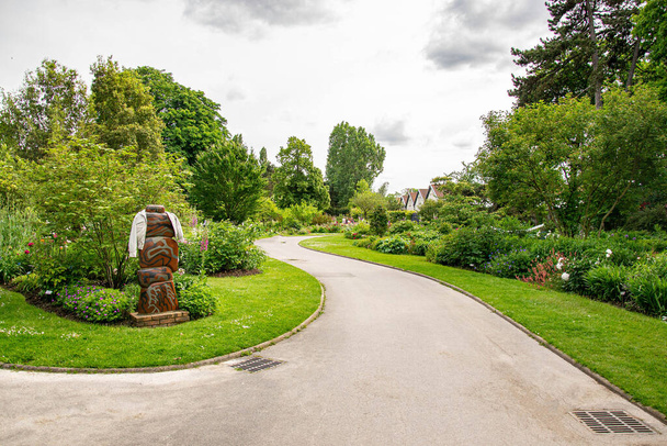 Pathway in garden,green lawns with bricks pathways,garden landscape design - 写真・画像