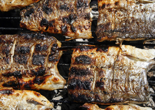 Grilli herkullinen paahdettu kala grilli
 - Valokuva, kuva