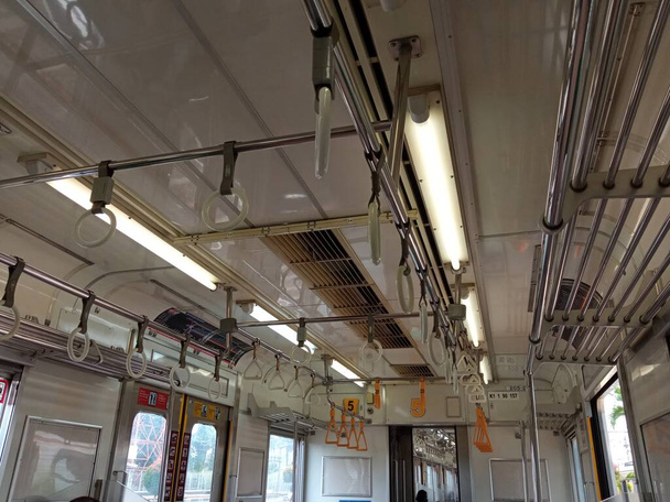 Poignée suspendue à l'intérieur du train électrique - Photo, image