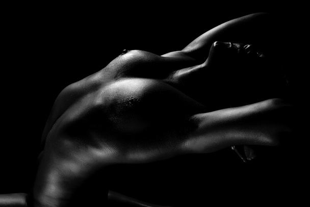 Cuerpo femenino desnudo
 - Foto, imagen