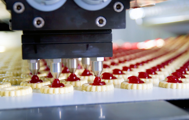 Производство печенья на заводе
 - Фото, изображение