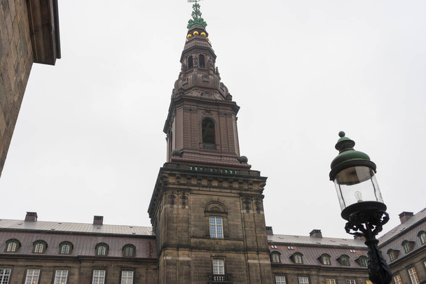 Кристиансборг Палас зимнее время в Копенгагене, Дания. - Фото, изображение
