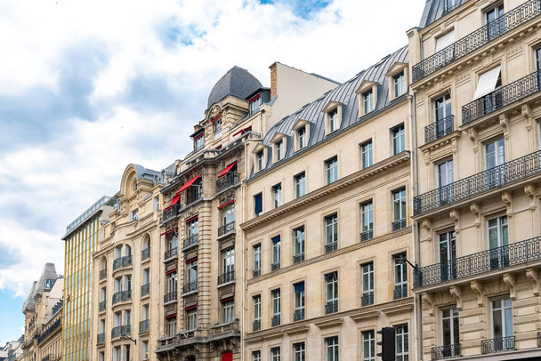 Paříž, typická budova v Marais, v centru - Fotografie, Obrázek