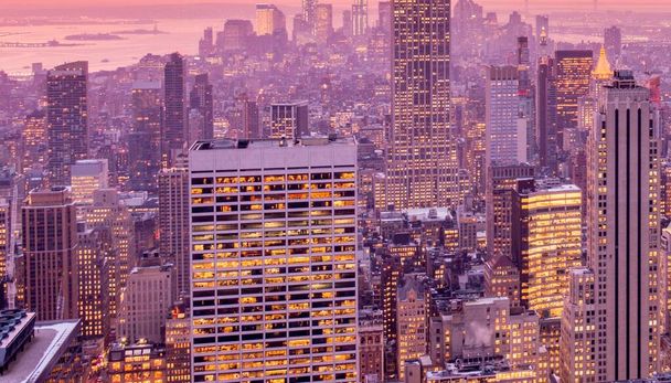 Uitzicht op New York Manhattan tijdens zonsondergang - Foto, afbeelding