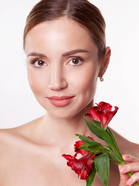 Beautiful portrait of woman with flower, Beauty girl Skin care - Foto, imagen