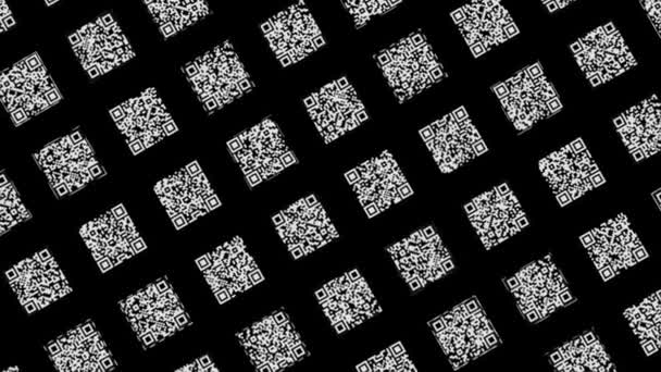 黒の背景、科学技術の概念にモノクロフィールドを移動するQRコード。アニメーション。黒の背景に迅速な応答コードを持つ小さな多色の白い正方形,シームレス - 映像、動画