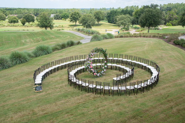 Уникальная круглая спиральная церемония  - Фото, изображение