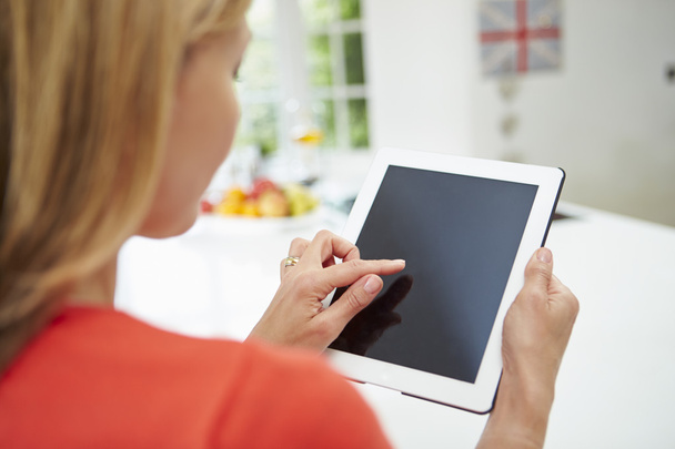 Woman Using Digital Tablet - Фото, зображення