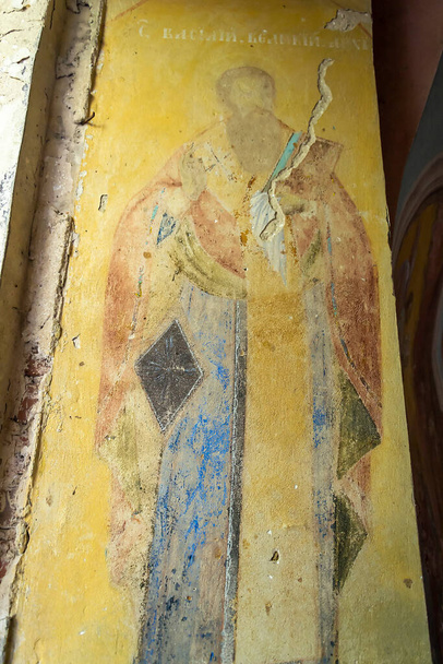 dipinto delle pareti di una chiesa ortodossa abbandonata, Russia, tratto Vladimirovo, costruito nel 1809 attualmente il tempio è abbandonato - Foto, immagini