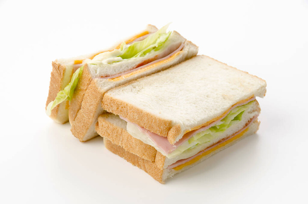 Zdravý šunkový sendvič se sýrem a salátem - Fotografie, Obrázek
