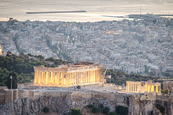 Vista icónica de la Acrópolis de Atenas, Grecia - Foto, Imagen