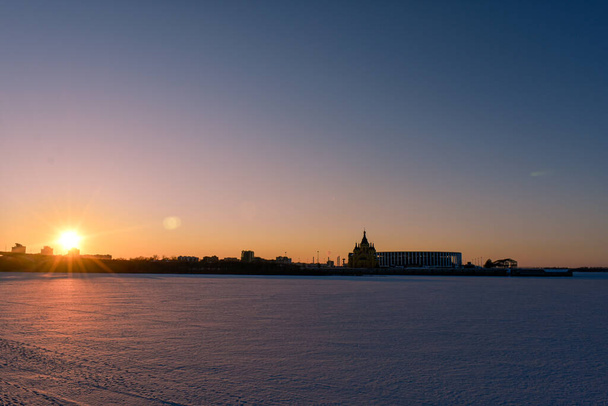 pôr do sol de inverno na orla da cidade - Foto, Imagem