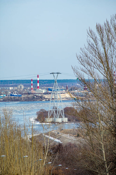 felvonó a Volga folyón keresztül - Fotó, kép