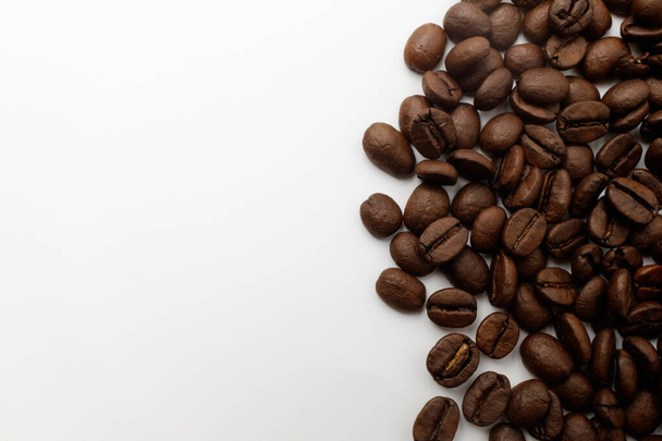 Roasted brown flavored coffee beans - Foto, afbeelding