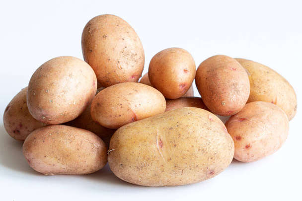 Pommes de terre à partir desquelles vous pouvez faire beaucoup de plats. - Photo, image