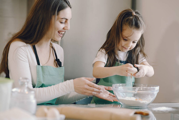Family cook the dough for cookies - Foto, imagen