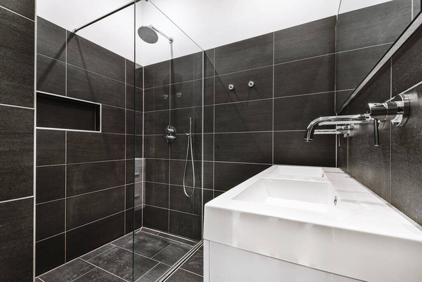 Elegant bathroom design - Фото, изображение