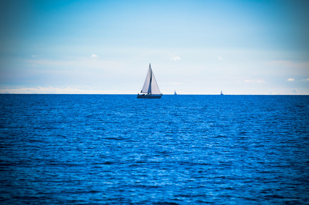 Recreatieve jacht aan Adriatische Zee - Foto, afbeelding
