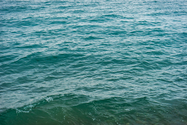 Aguas del Mar Negro con olas como fondo natural - Foto, imagen