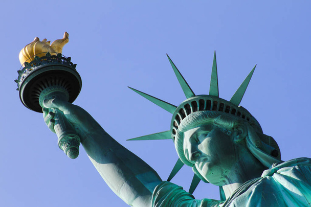 Ο Δαυλός της Ελευθερίας. Το Άγαλμα της Ελευθερίας στη Νέα Υόρκη. Η εικόνα λήφθηκε τον Οκτώβριο του 2012. - Φωτογραφία, εικόνα