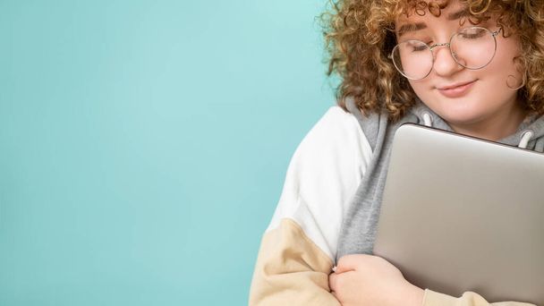 technology lover internet relationship girl laptop - Foto, Imagen