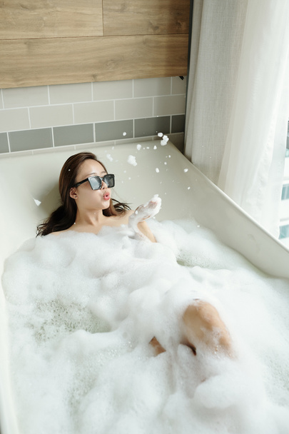 Mulher tomando banho - Foto, Imagem