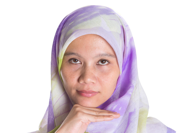 musulmana hembra con hiyab
 - Foto, Imagen